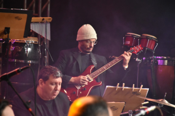 Foto - Botucatu 170 anos - Show Paulo Miklos + Orquestra Sinfônica Municipal de Botucatu + Orquestra Sinfônica Lyra Mojimiriana + Maestro Carlos Lima*
