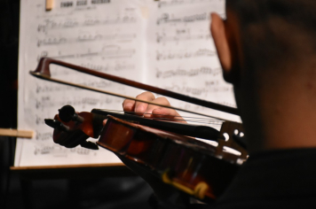 Foto - Botucatu 170 anos - Show Paulo Miklos + Orquestra Sinfônica Municipal de Botucatu + Orquestra Sinfônica Lyra Mojimiriana + Maestro Carlos Lima*