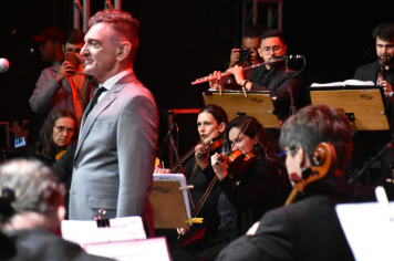 Foto - Botucatu 170 anos - Show Paulo Miklos + Orquestra Sinfônica Municipal de Botucatu + Orquestra Sinfônica Lyra Mojimiriana + Maestro Carlos Lima*