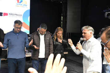 Foto - Botucatu 170 anos - Culto Campal e Show do cantor gospel Paulo Cesar Baruk