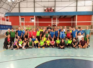 MELHOR IDADE COM QUALIDADE: VÔLEI ADAPTADO DE ÁGUAS DA PRATA PARTICIPA DE FESTIVAL COM SÃO JOÃO E AGUAÍ