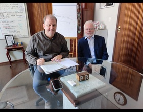 Prefeitura assina doação de área para Grupo Centroflora no Distrito Industrial IV