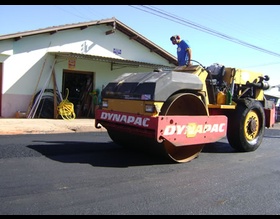 Secretaria de Obras troca pavimento e realiza recape no Jardim Peabiru