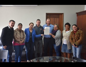 Prefeitura assina doação de terreno para nova sede da Associação Arte Convívio