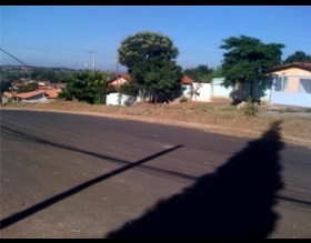 Capinação de terrenos a acelerada em época de chuvas