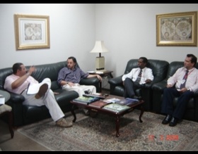 Prefeito recebe novo gerente regional da Nossa Caixa