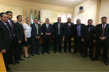 Vereadores tomam posse e elegem Mesa Diretora da Câmara Municipal de Centenário do Sul