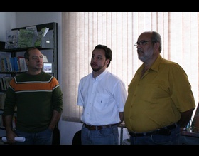 Prefeito, vice, Secretário de Cultura e vereador visitam biblioteca central