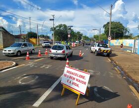 Semutran realiza bloqueio educativo de trânsito de volta às aulas