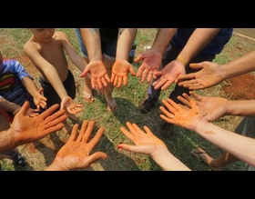 Parceria entre Prefeitura e moradores do Bem Te Vi planta mais de 70 árvores no bairro