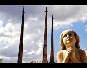 Confira os horários de visitas e de missas nos cemitérios neste Dia de Finados