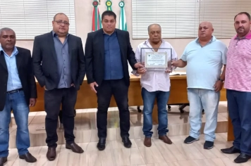 Entrega de título de Cidadão Honorário ao sr. ADÃO FERREIRA DE SOUZA