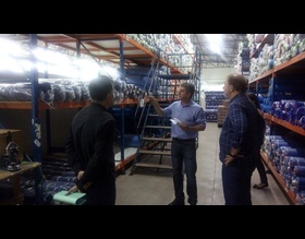 Prefeito Pardini acompanha confecção dos uniformes da Rede Municipal de Ensino