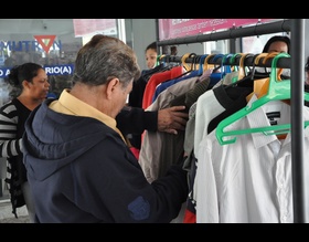 Cabide solidário itinerante continuará no posto de saúde da Cohab I nesta semana