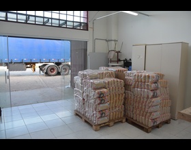 Fundo Social recebe 3 toneladas de arroz arrecadadas pelo cantor Fábio Jr