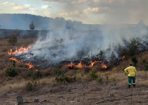 INCENDIÁRIO É PRESO EM ÁGUAS DA PRATA DEPOIS DE ATEAR FOGO EM PROPRIEDADE RURAL