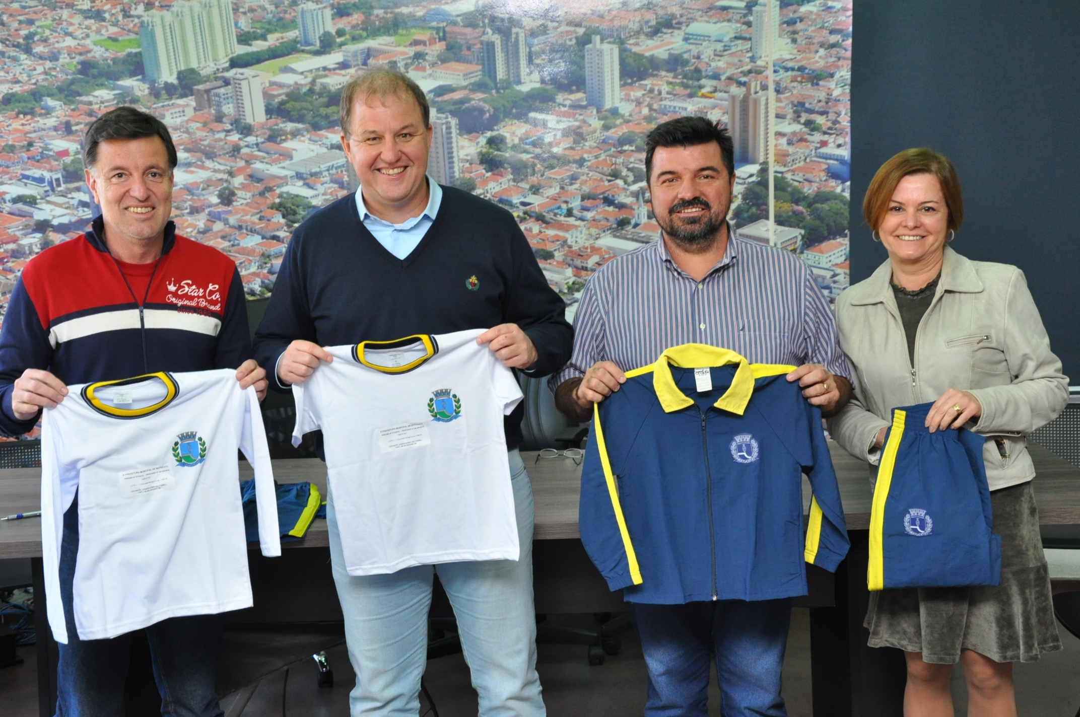Prefeitura de Botucatu se antecipa e garante uniformes escolares para 2019