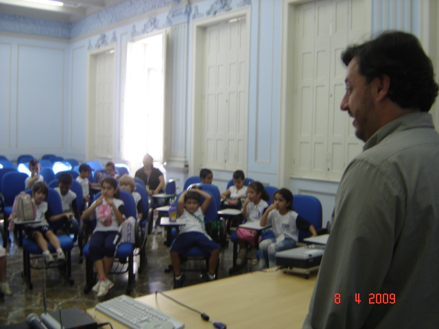 Gabinete recebe visita especial