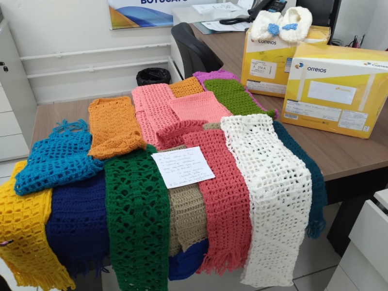 Fundo Social recebe doação de cachecóis do Pará