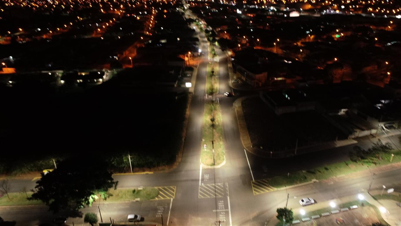 Prefeitura implanta nova iluminação de LED em avenidas do Jardim Continental
