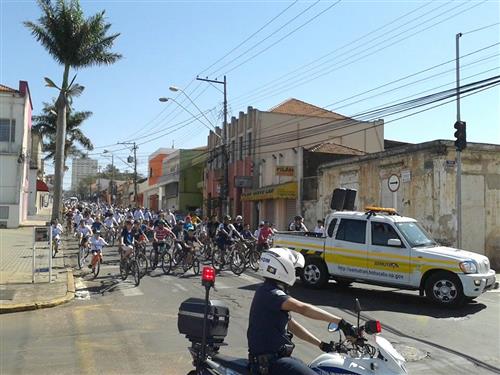 Passeio Ciclístico da Guarda Municipal reúne cerca de 300