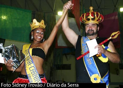 Rei Momo e Rainha do Carnaval 2009 de Botucatu vestem Camisa Preta