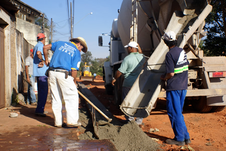 Prefeitura prepara ruas para receber asfalto