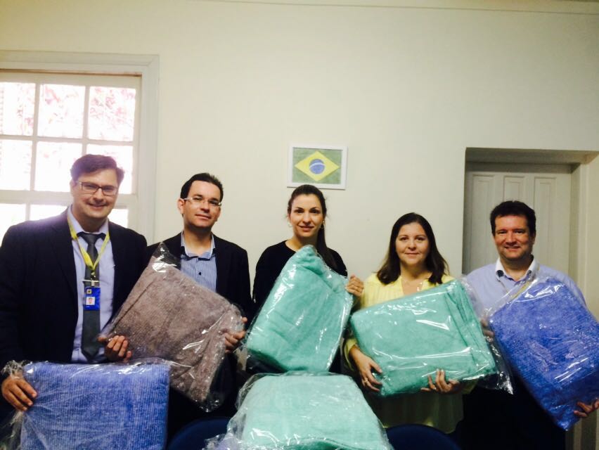 Fundo Social recebe doação de 120 cobertores do Banco do Brasil