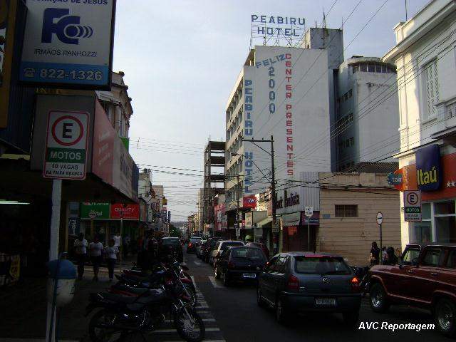 Comércio fica aberto até às 22h nesta sexta-feira