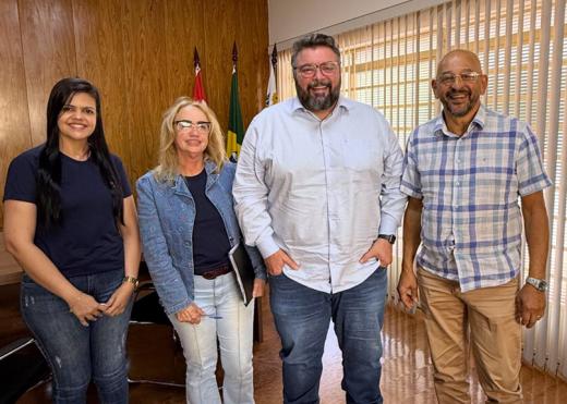 PREFEITURA DE ÁGUAS DA PRATA RENOVA TERMO DE FOMENTO COM APAE