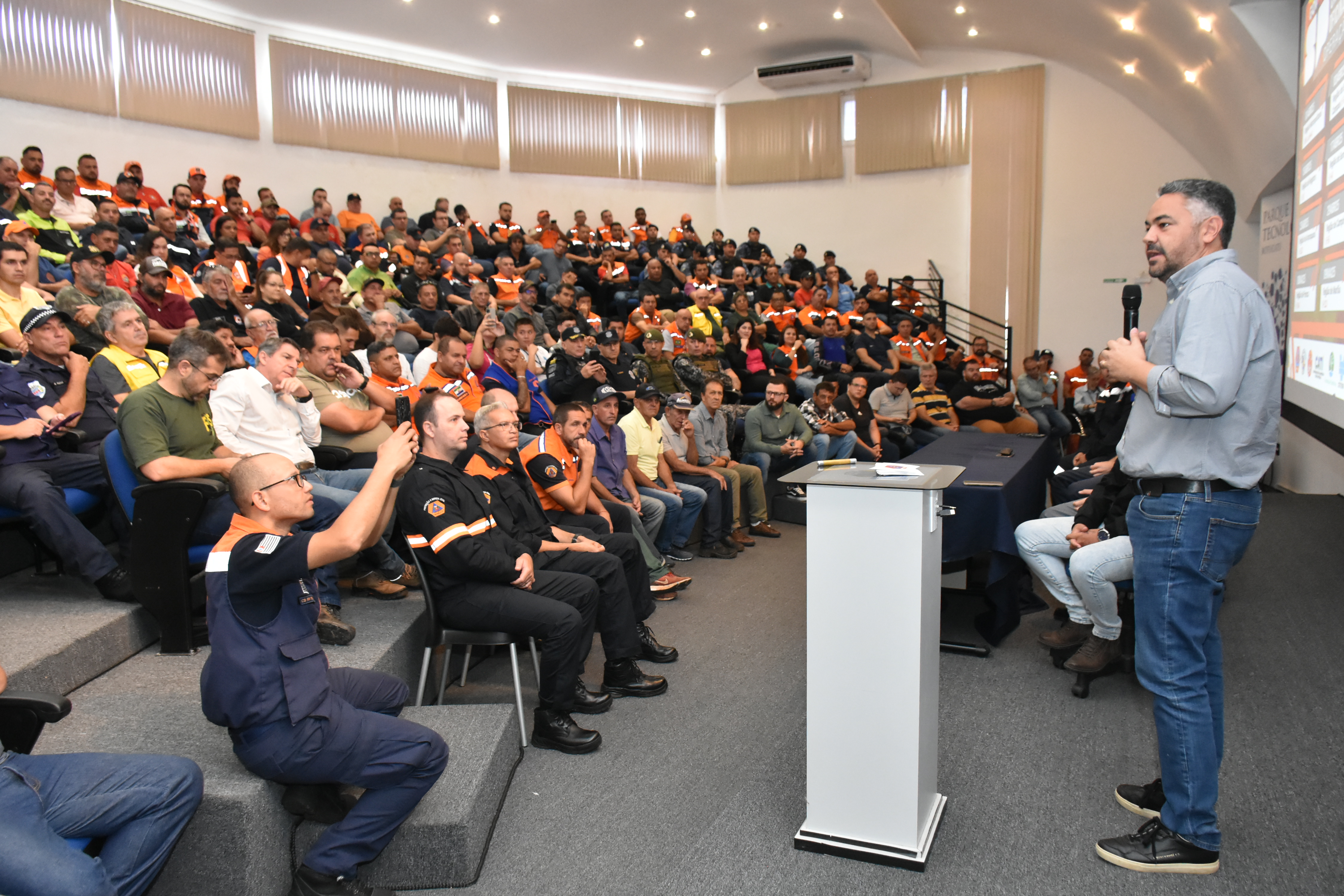 Botucatu sediou treinamento preparatório para a Operação São Paulo Sem Fogo