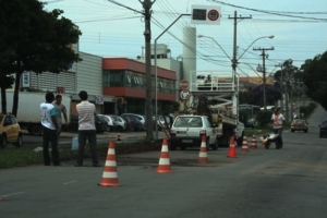Prefeitura instala lombada eletrónica no Jardim Paraíso