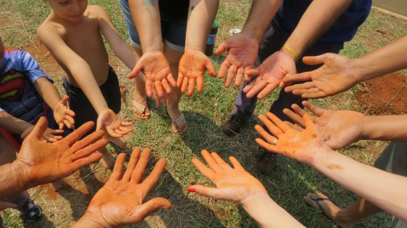 Parceria entre Prefeitura e moradores do Bem Te Vi planta mais de 70 árvores no bairro