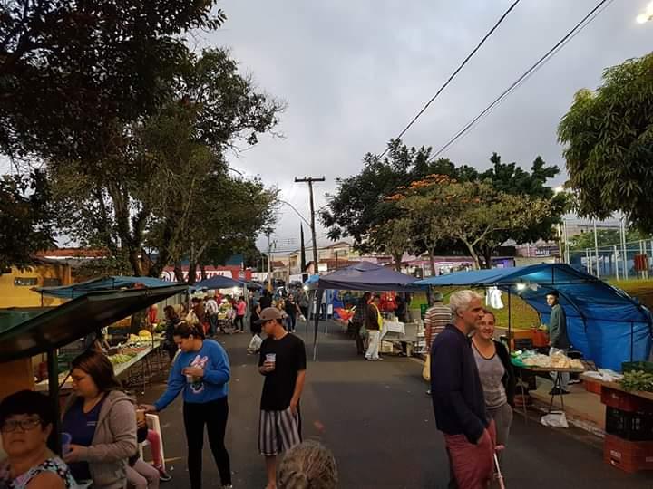 Feira da Lua na Cohab I começa com bom público