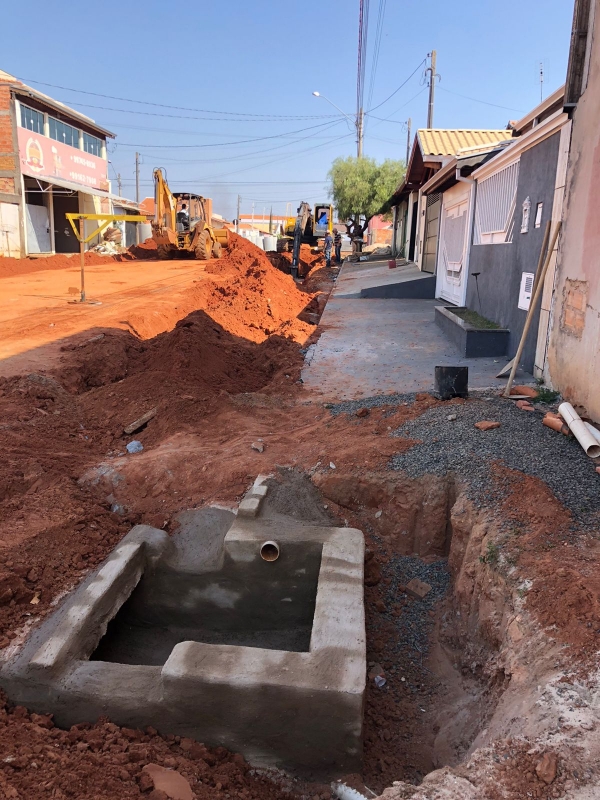 Prefeitura realiza obra de drenagem no Residencial Cedro