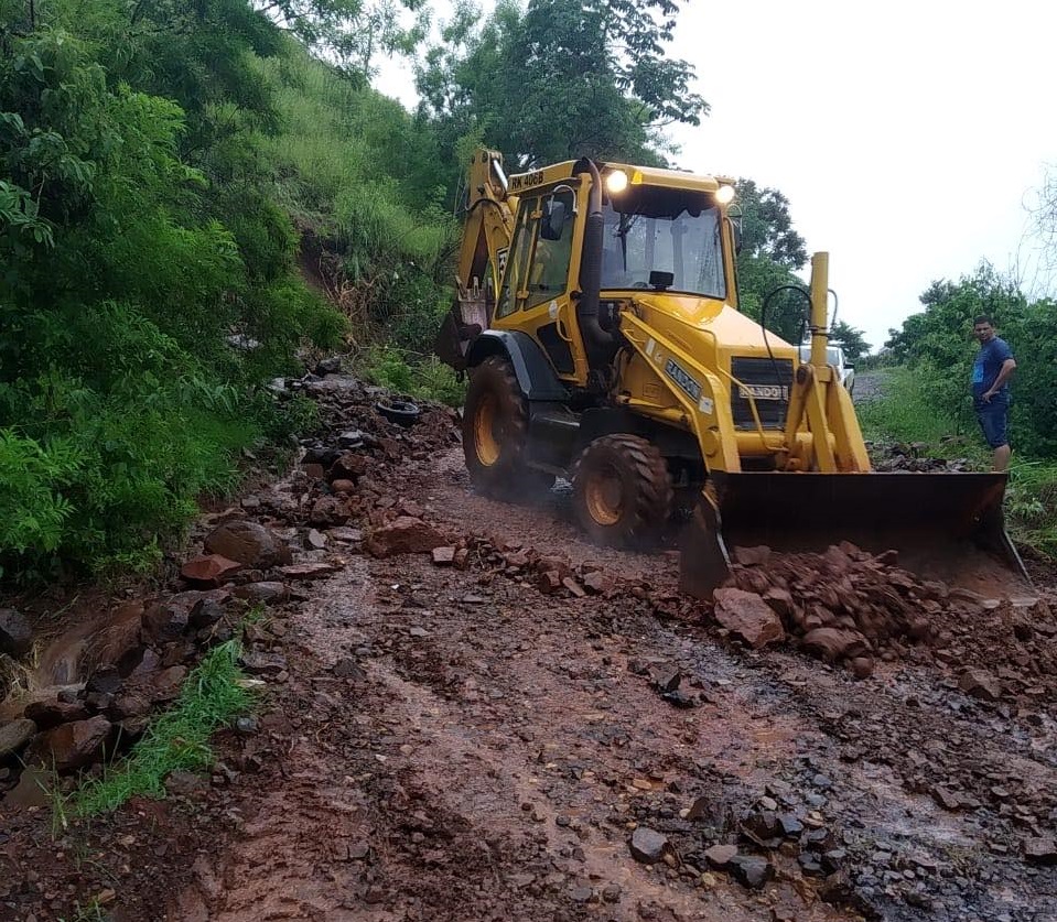 Prefeitura libera passagens em estradas rurais de Botucatu