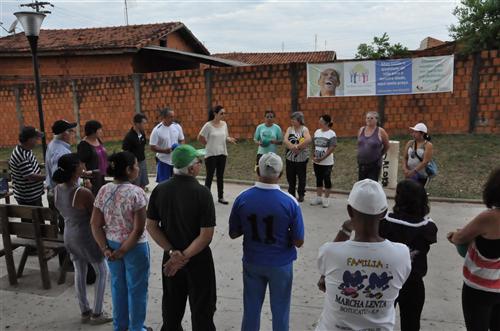 Fundo Social estimula prática de exercócios físicos para idosos em praças de Botucatu