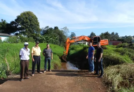 Governo de Campinas do Sul realiza ação de limpeza em pontos da cidade